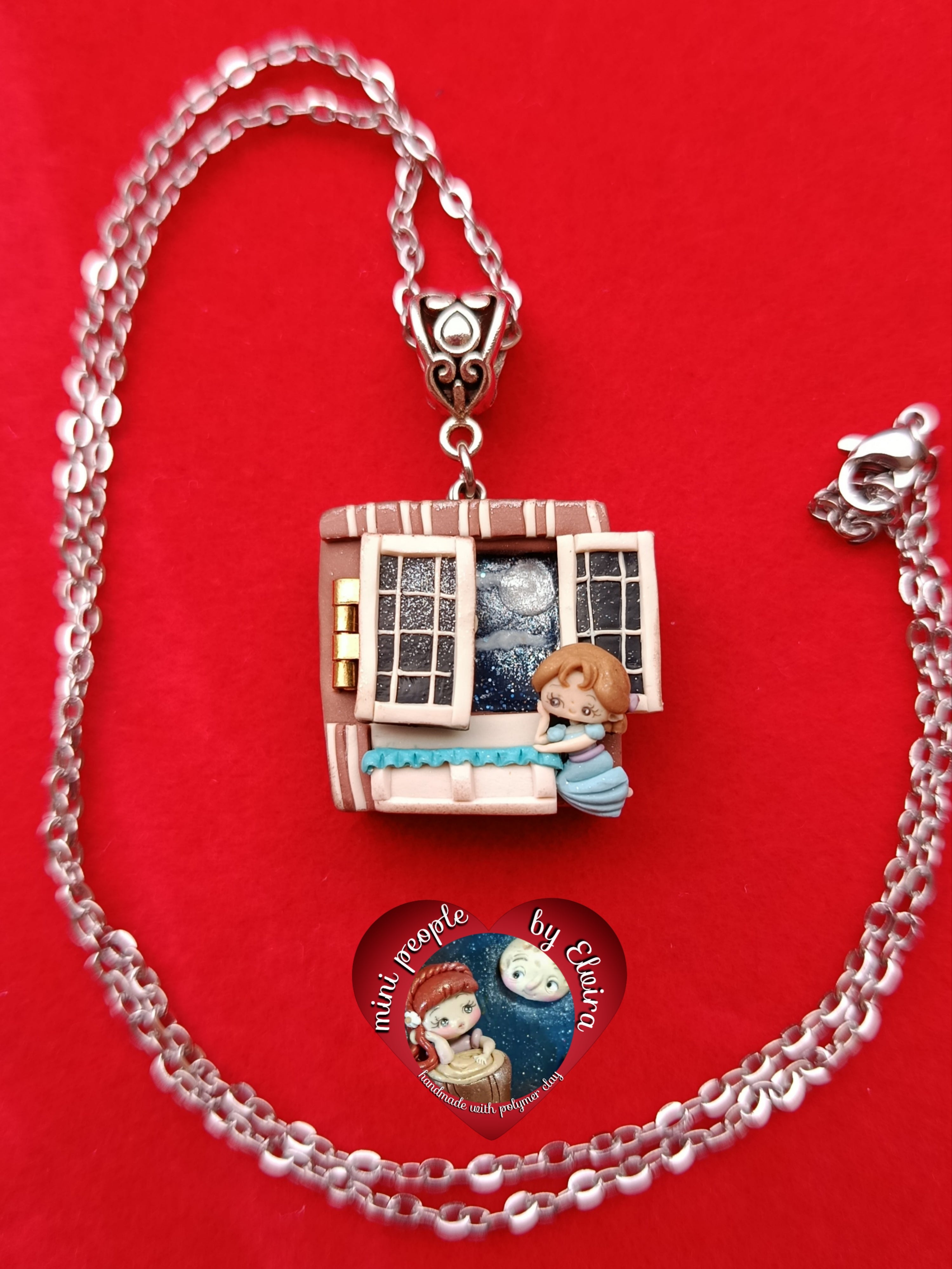 Collana dollhouse con finestrina Wendy e Peter
