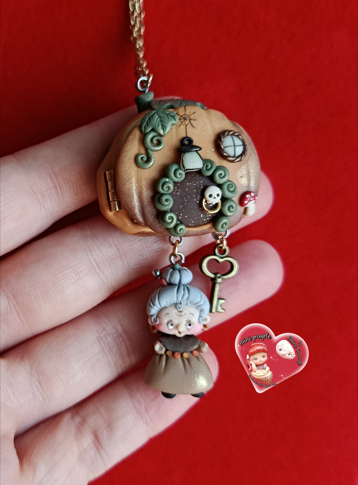 Collana Paffhouse anziana streghina dollhouse apribile