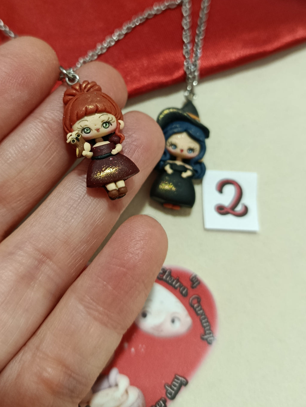 Collana Strega Susie e Giulia paffutella