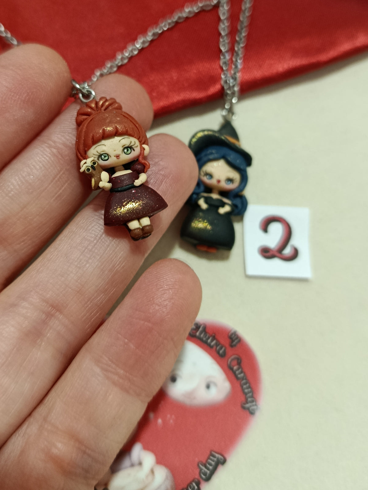 Collana Strega Susie e Giulia paffutella