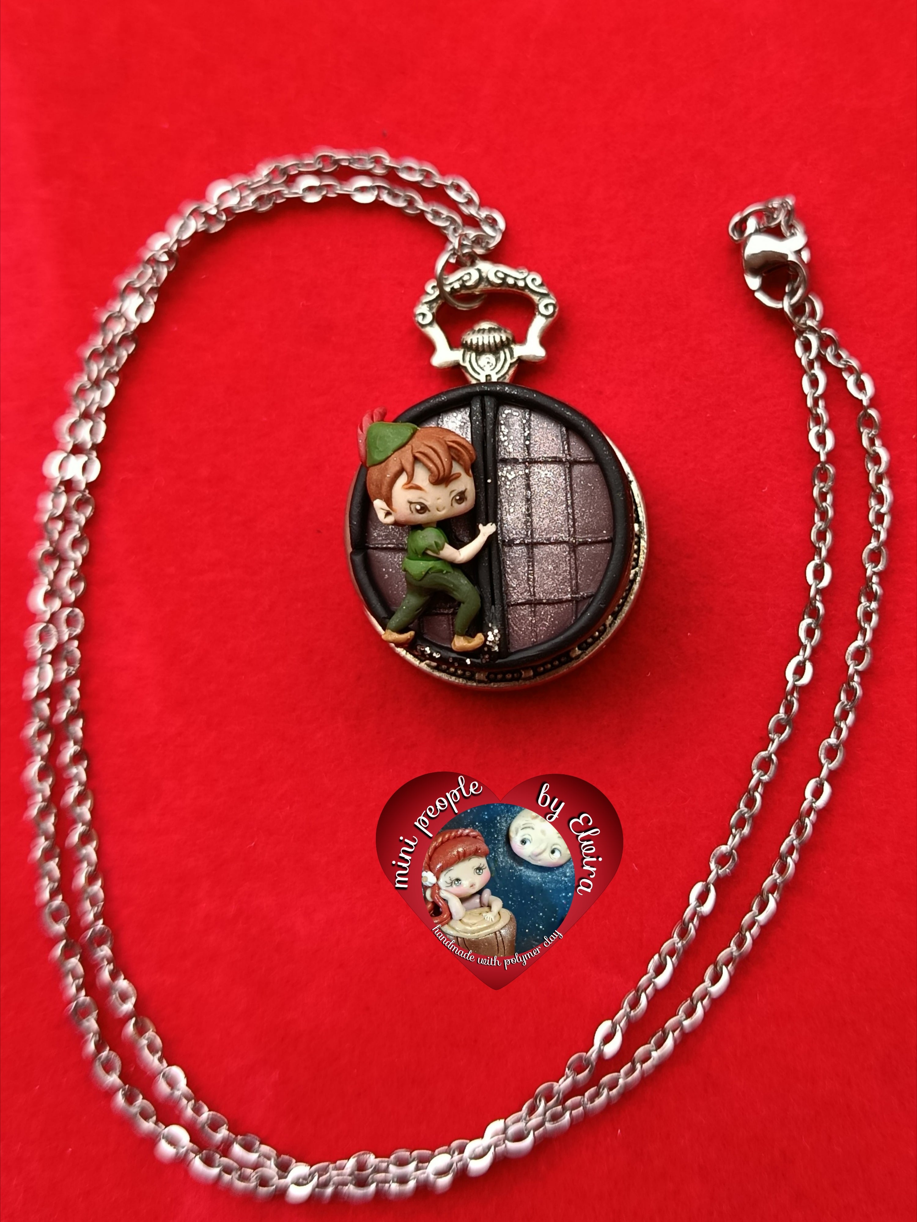 Collana dollhouse con finestrina Wendy, Peter e fratellini