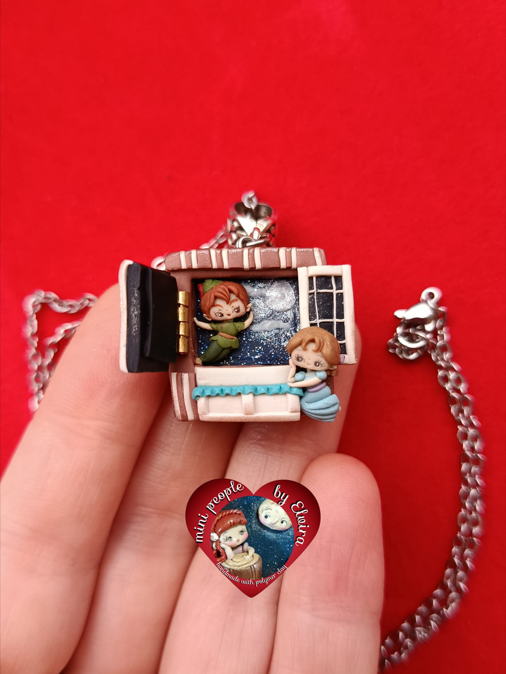 Collana dollhouse con finestrina Wendy e Peter