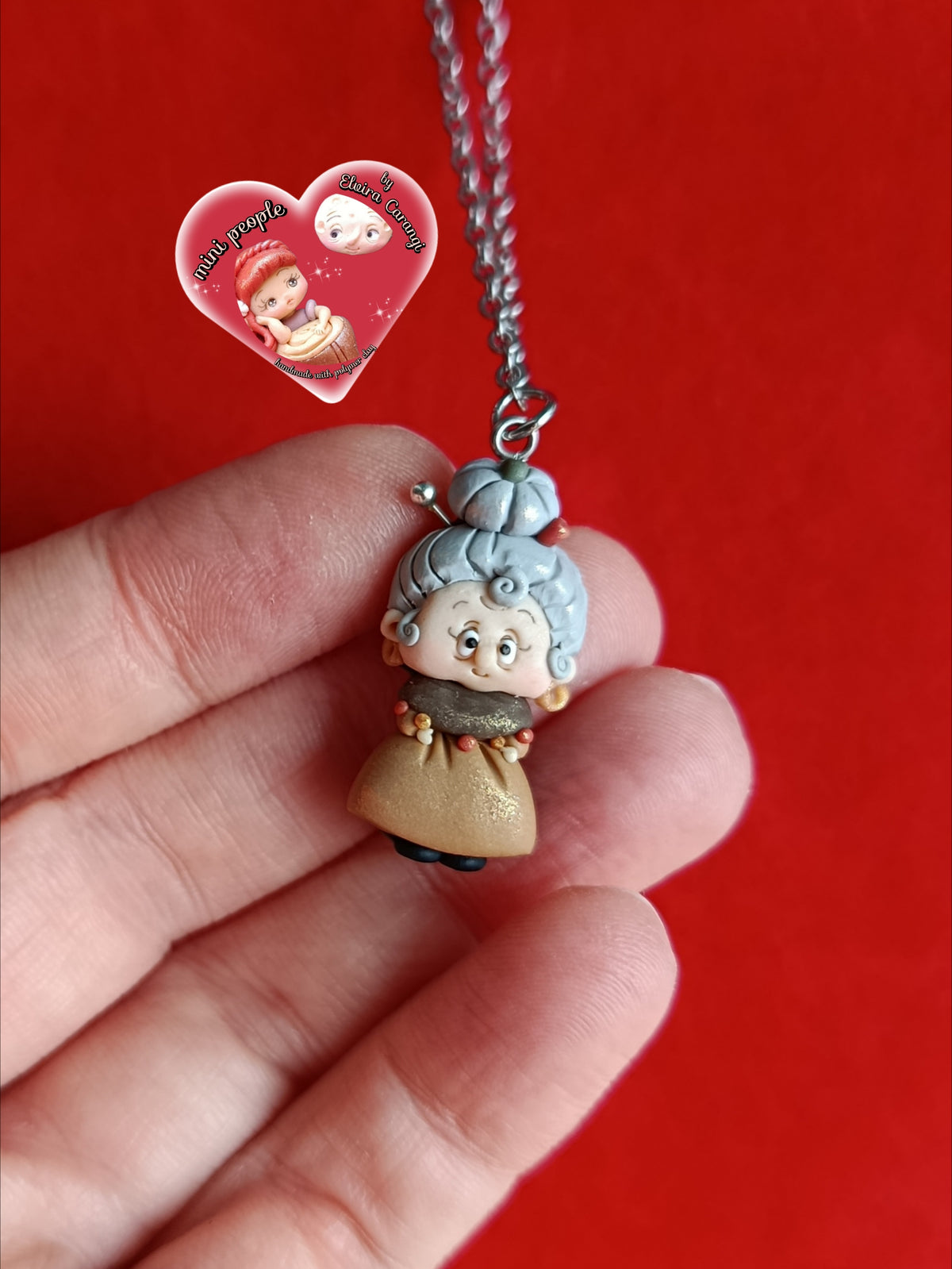 Collana Cenzina anziana streghina