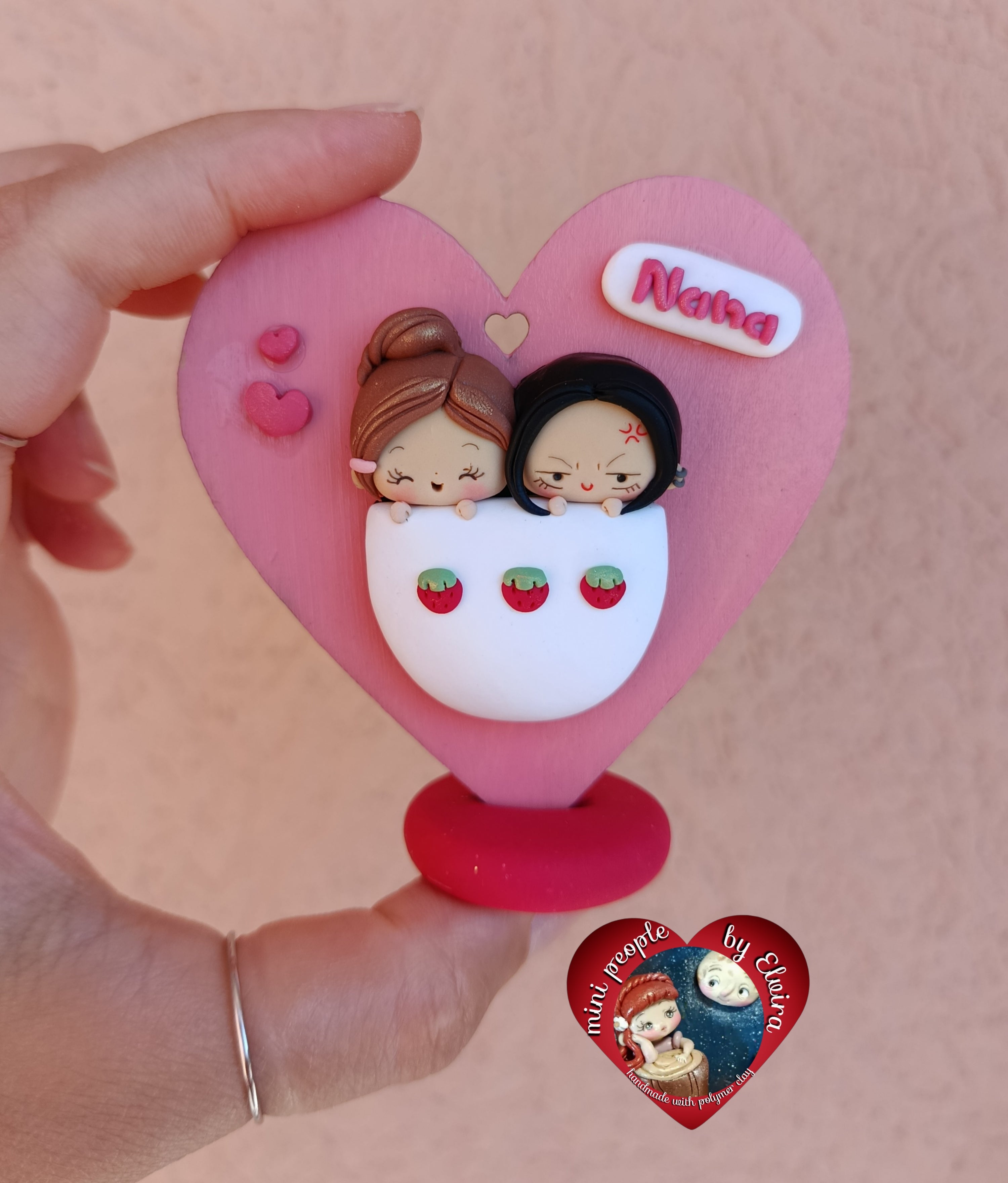 Cuornicetta Nana Hachi, Heart shaped frame