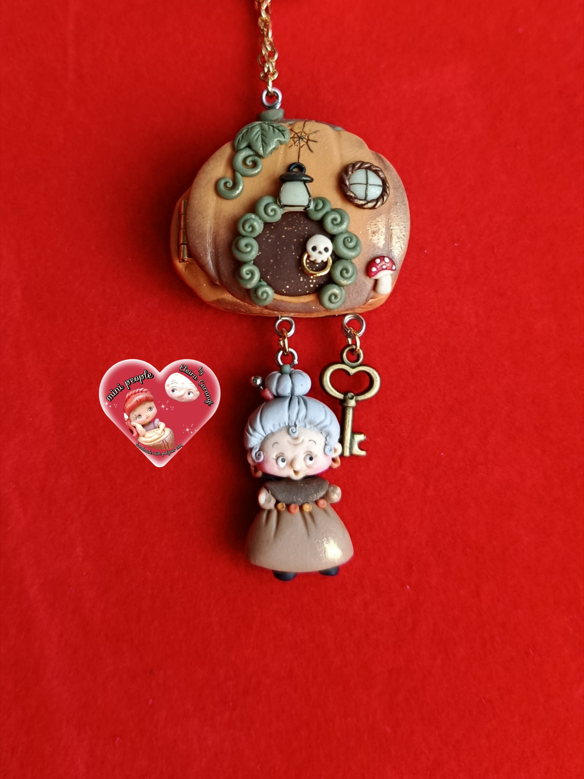 Collana Paffhouse anziana streghina dollhouse apribile