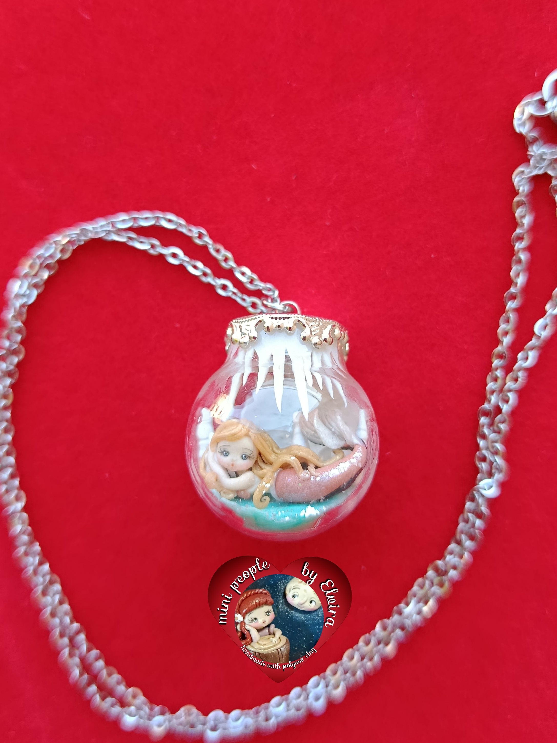 Collana sirena in grotta