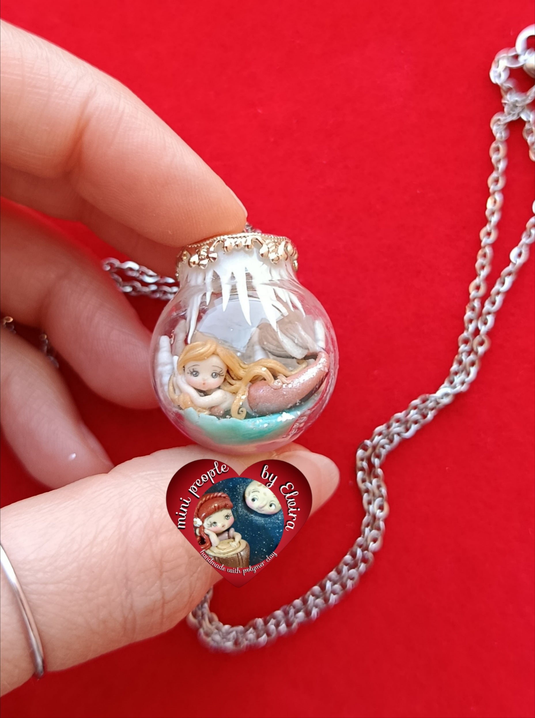 Collana sirena in grotta